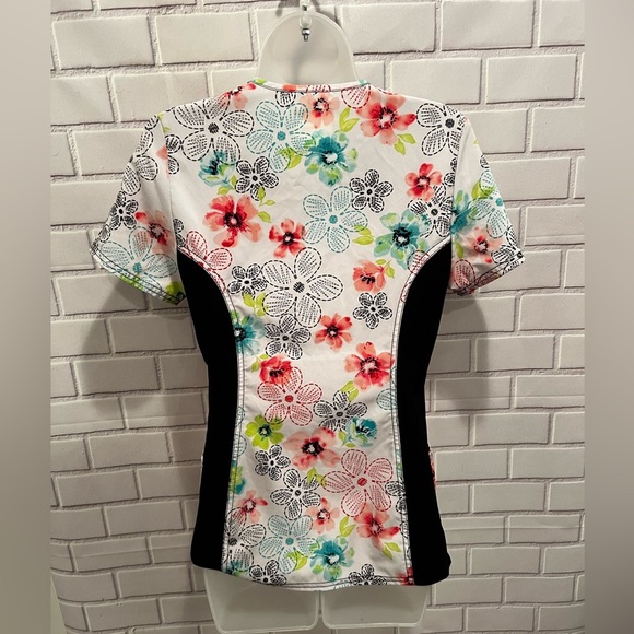 IFLEX CHEROKEE women v-neck short sleeve black-white floral scrubs top/size XS - Picture 4 of 6